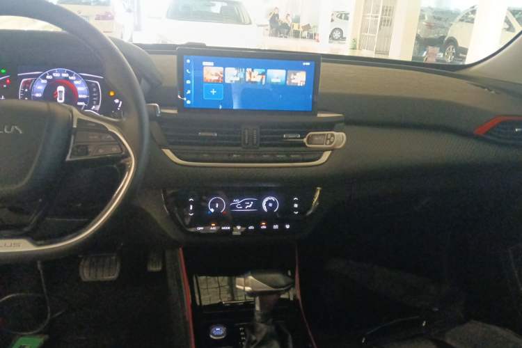Used Dongfeng Aeolus Yixuan 2021 230T Automatic Chasing Shadow Edition Audio And AC Panel