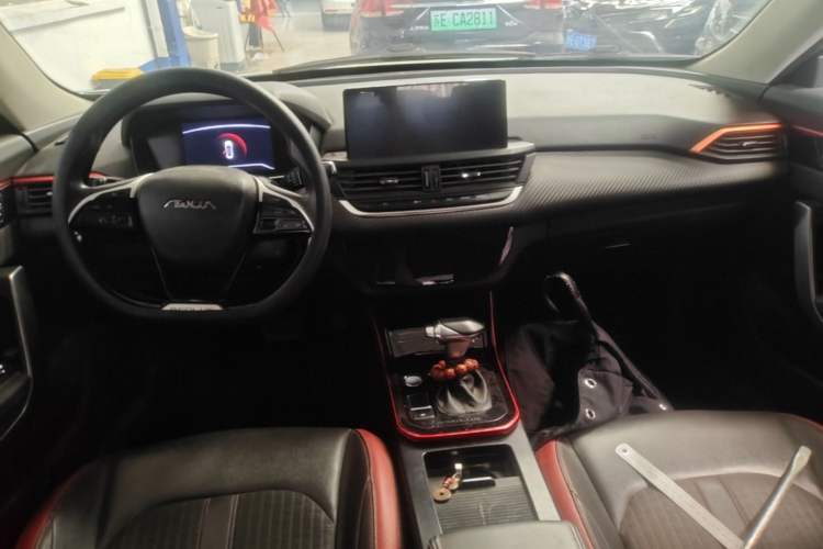 Used Dongfeng Aeolus Yixuan 2021 230T Automatic ZuiFeng Edition Center Console