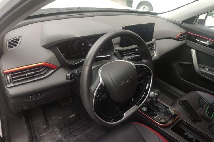 Used Dongfeng Aeolus Yixuan 2021 230T Automatic ZuiFeng Edition Center Console