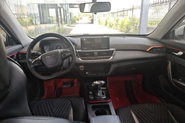 Used Dongfeng Aeolus Yixuan 2021 230T Automatic Chasing Shadow Edition Center Console