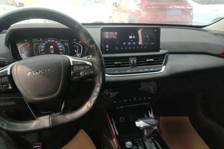 Used Dongfeng Aeolus Yixuan 2021 230T Automatic Glory Edition Center Console