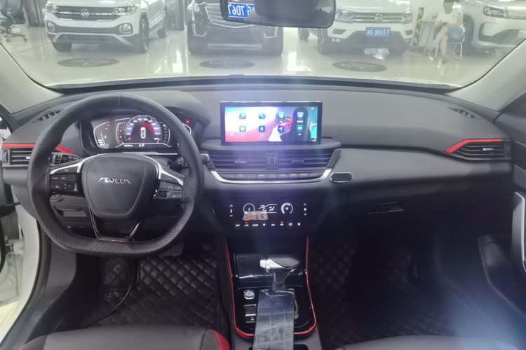 Used Dongfeng Aeolus Yixuan 2021 230T Automatic Chasing Shadow Edition Center Console