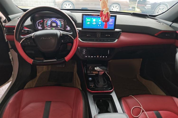 Used Dongfeng Aeolus Yixuan 2021 230T Automatic Zuiying Knight Edition Center Console