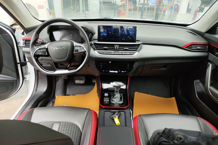 Used Dongfeng Aeolus Yixuan 2021 230T Automatic ZuiFeng Edition Center Console