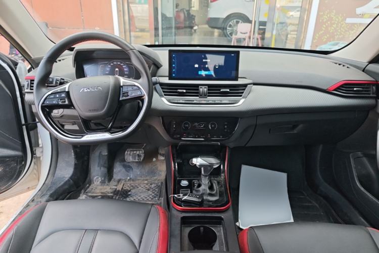Used Dongfeng Aeolus Yixuan 2021 230T Automatic Dream-Chasing Edition Center Console