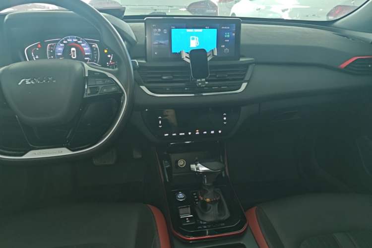 Used Dongfeng Aeolus Yixuan 2021 230T Automatic ZuiFeng Edition Center Console