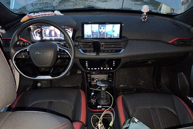 Used Dongfeng Aeolus Yixuan 2021 230T Automatic Zuiqing Edition Center Console