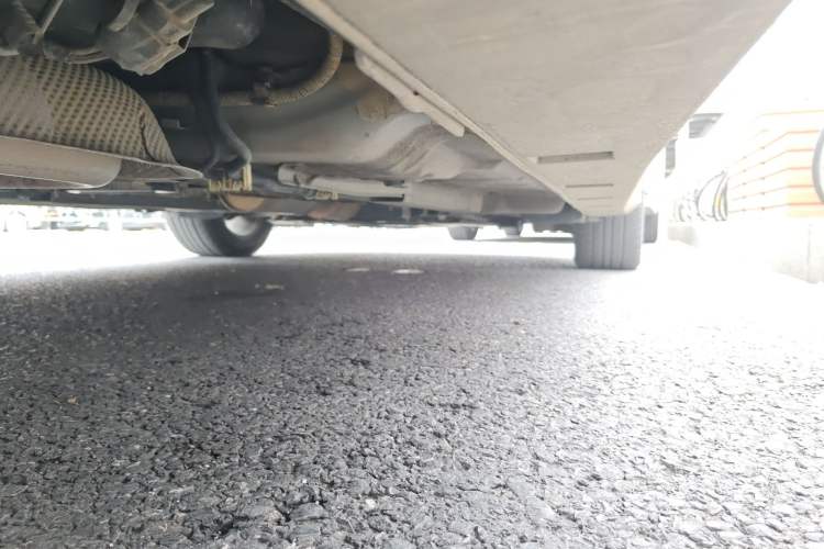 Used Dongfeng Aeolus Yixuan 2021 230T Automatic Glory Edition Chassis Rear Right
