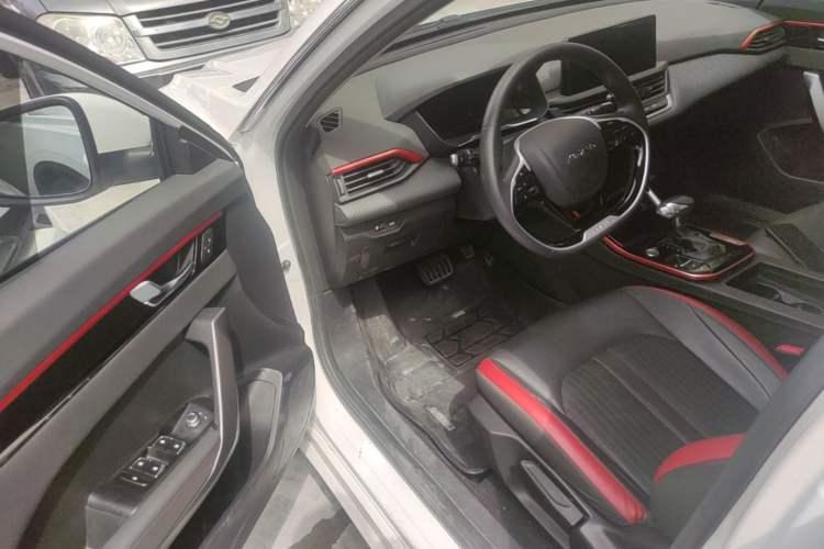 Used Dongfeng Aeolus Yixuan 2021 230T Automatic ZuiFeng Edition Driver Seat