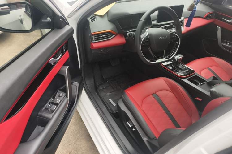 Used Dongfeng Aeolus Yixuan 2021 230T Automatic Dream-Chasing Rider Edition Driver Seat