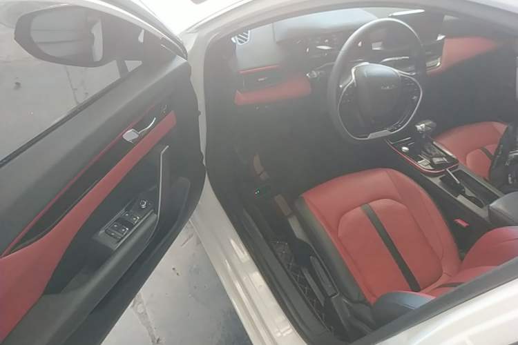 Used Dongfeng Aeolus Yixuan 2021 230T Automatic Zuiying Knight Edition Driver Seat