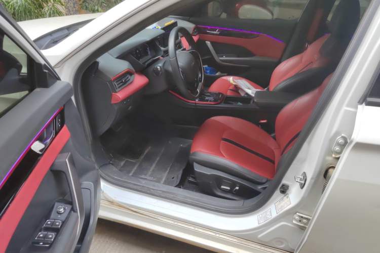 Used Dongfeng Aeolus Yixuan 2021 230T Automatic Dream-Chasing Rider Edition Driver Seat