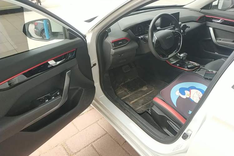 Used Dongfeng Aeolus Yixuan 2021 230T Automatic Chasing Shadow Edition Driver Seat