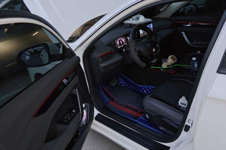Used Dongfeng Aeolus Yixuan 2021 230T Automatic ZuiFeng Edition Driver Seat