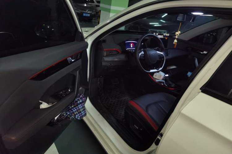 Used Dongfeng Aeolus Yixuan 2021 230T Automatic Dream-Chasing Edition Driver Seat