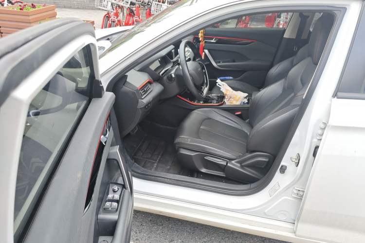 Used Dongfeng Aeolus Yixuan 2021 230T Automatic Glory Edition Driver Seat