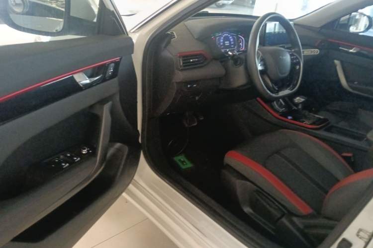 Used Dongfeng Aeolus Yixuan 2021 230T Automatic Chasing Shadow Edition Driver Seat