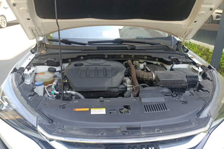 Used Dongfeng Aeolus Yixuan 2021 230T Automatic Zuiqing Edition Engine Bay