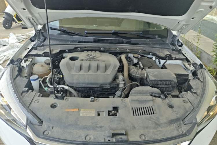 Used Dongfeng Aeolus Yixuan 2021 230T Automatic Chasing Shadow Edition Engine Bay