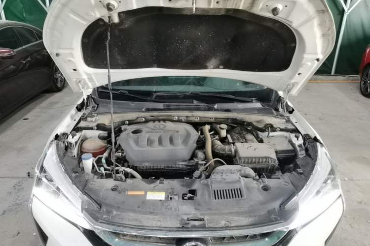 Used Dongfeng Aeolus Yixuan 2021 230T Automatic Glory Edition Engine Bay