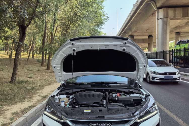 Used Dongfeng Aeolus Yixuan 2021 230T Automatic Glory Edition Engine Bay