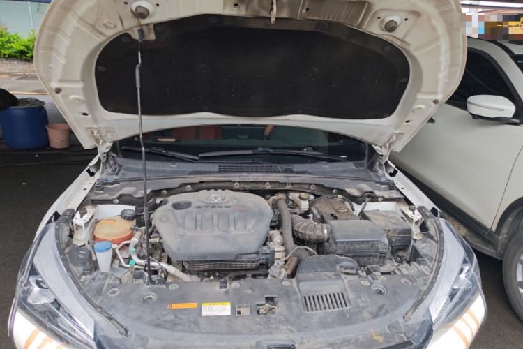 Used Dongfeng Aeolus Yixuan 2021 230T Automatic Zuiying Knight Edition Engine Bay