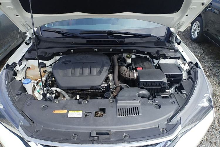Used Dongfeng Aeolus Yixuan 2021 230T Automatic Zuiqing Edition Engine Bay