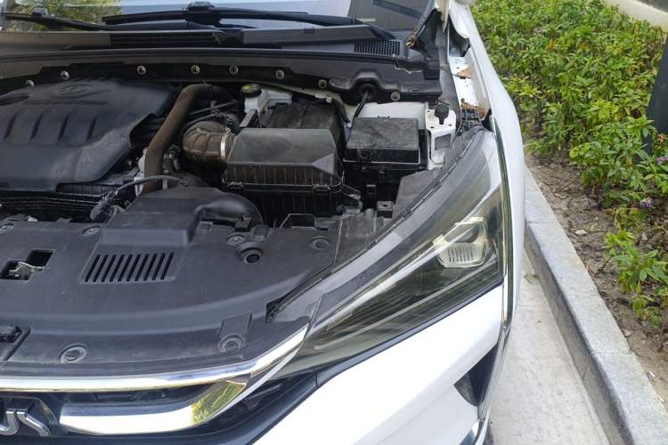 Used Dongfeng Aeolus Yixuan 2021 230T Automatic Zuiqing Edition Engine Bay Left