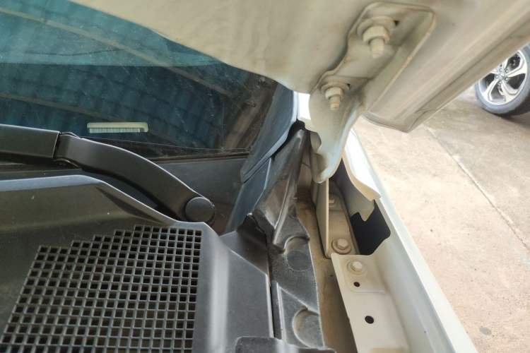 Used Dongfeng Aeolus Yixuan 2021 230T Automatic Zuiqing Edition Engine Bay Left