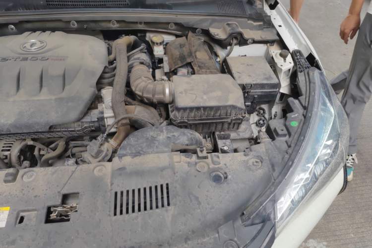 Used Dongfeng Aeolus Yixuan 2021 230T Automatic Dream-Chasing Rider Edition Engine Bay Left