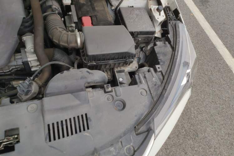 Used Dongfeng Aeolus Yixuan 2021 230T Automatic Zuiqing Edition Engine Bay Left
