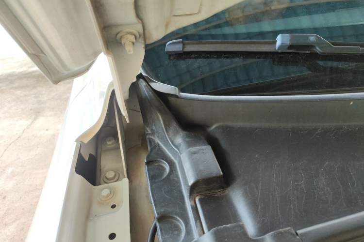 Used Dongfeng Aeolus Yixuan 2021 230T Automatic Zuiqing Edition Engine Bay Right