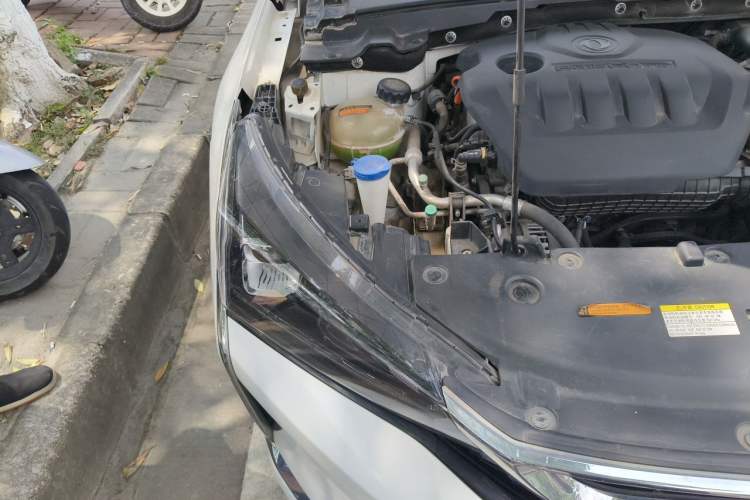 Used Dongfeng Aeolus Yixuan 2021 230T Automatic Zuiqing Edition Engine Bay Right