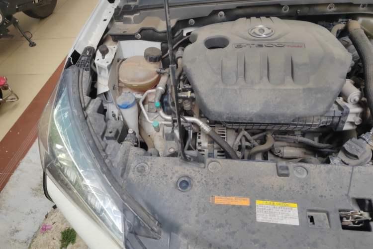 Used Dongfeng Aeolus Yixuan 2021 230T Automatic Dream-Chasing Rider Edition Engine Bay Right