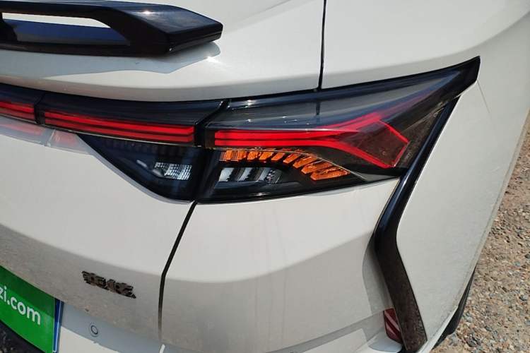 Used Dongfeng Aeolus Yixuan 2021 230T Automatic Hunter Edition Exterior 1