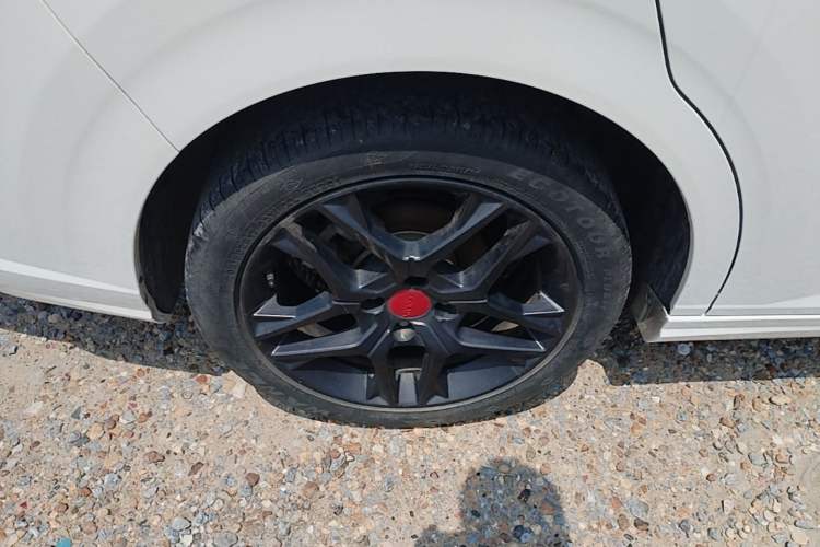 Used Dongfeng Aeolus Yixuan 2021 230T Automatic Hunter Edition Exterior 3