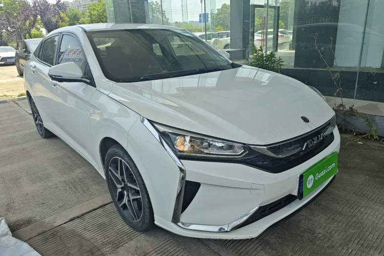 Used Dongfeng Aeolus Yixuan 2021 230T Automatic Chasing Shadow Edition Front Right 45 Deg