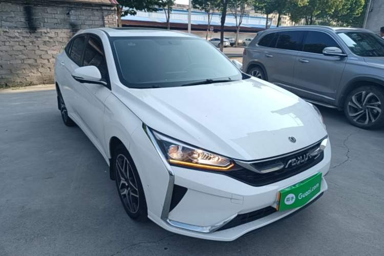 Used Dongfeng Aeolus Yixuan 2021 230T Automatic Chasing Shadow Edition Front Right 45 Deg
