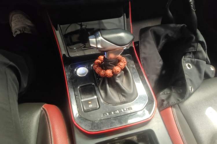 Used Dongfeng Aeolus Yixuan 2021 230T Automatic ZuiFeng Edition Gear Lever