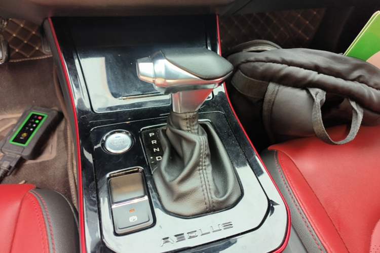 Used Dongfeng Aeolus Yixuan 2021 230T Automatic Hunter Edition Gear Lever