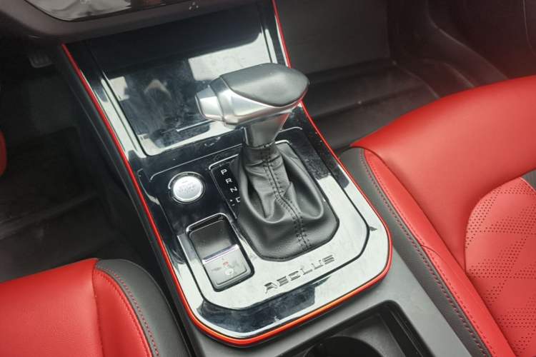 Used Dongfeng Aeolus Yixuan 2021 230T Automatic Dream-Chasing Rider Edition Gear Lever