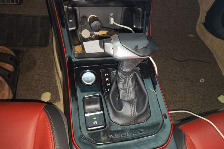 Used Dongfeng Aeolus Yixuan 2021 230T Automatic Zuiying Knight Edition Gear Lever