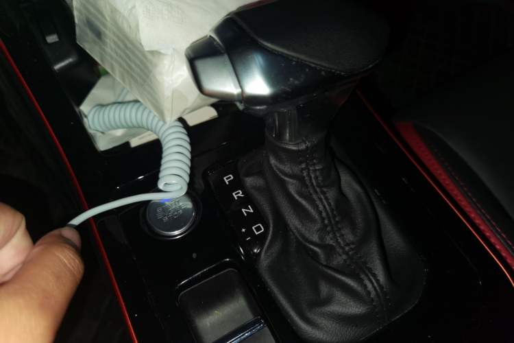Used Dongfeng Aeolus Yixuan 2021 230T Automatic Dream-Chasing Edition Gear Lever
