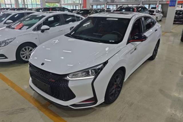 Ojetý Dongfeng Aeolus Yixuan 2021 230T Automatic Zuiying Knight Edition