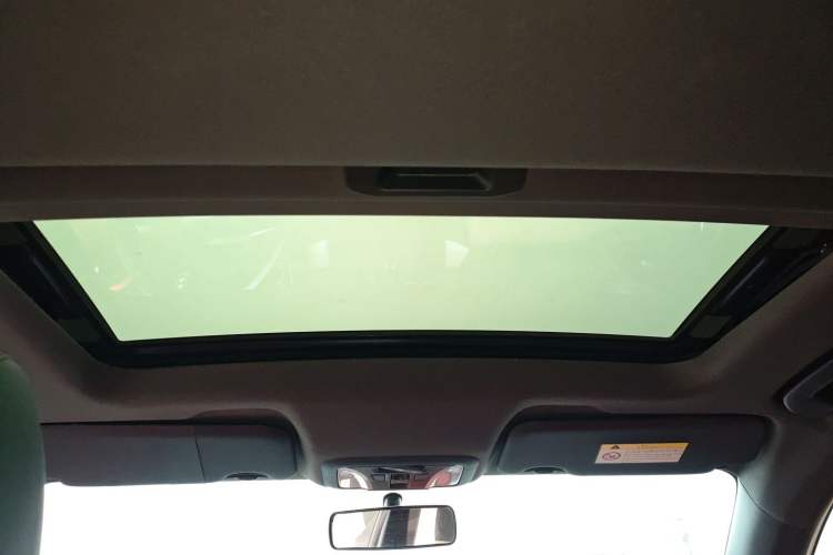 Used Dongfeng Aeolus Yixuan 2021 230T Automatic Chasing Shadow Edition Headliner