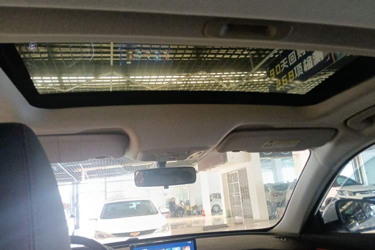 Used Dongfeng Aeolus Yixuan 2021 230T Automatic Chasing Shadow Edition Headliner