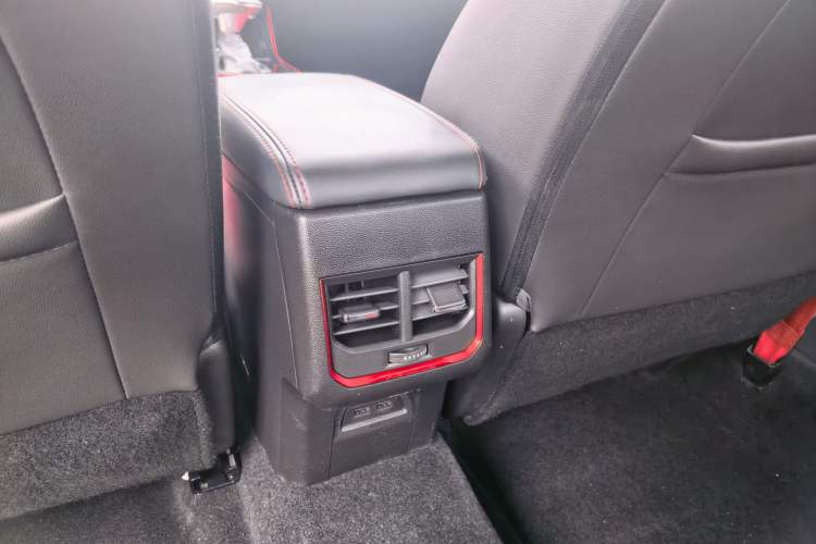 Used Dongfeng Aeolus Yixuan 2021 230T Automatic Zuiying Knight Edition Interior 1