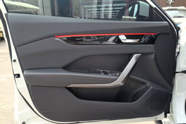 Used Dongfeng Aeolus Yixuan 2021 230T Automatic Glory Edition Interior 3