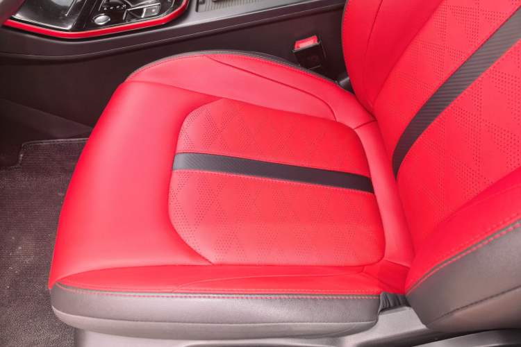 Used Dongfeng Aeolus Yixuan 2021 230T Automatic Zuiying Knight Edition Interior 4