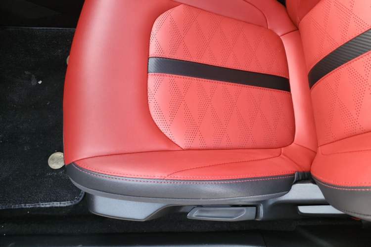 Used Dongfeng Aeolus Yixuan 2021 230T Automatic Zuiying Knight Edition Interior 5